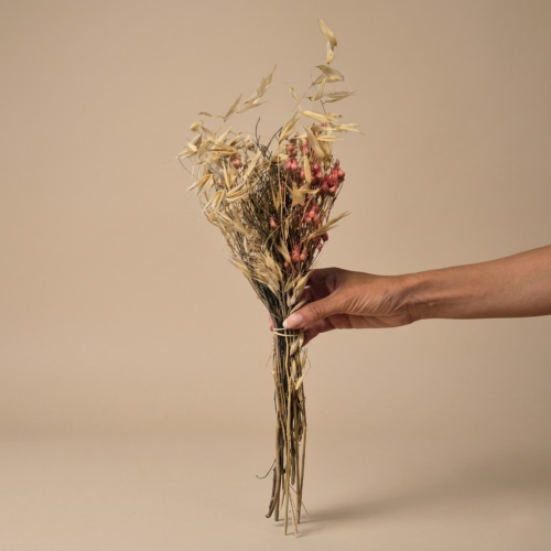 Ramo de flores decorativas secas